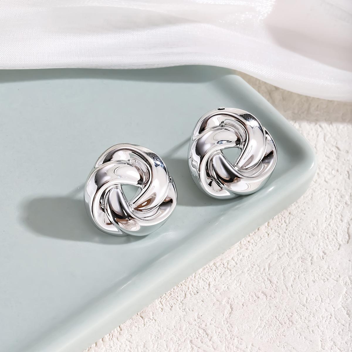 Серьги-гвоздики скрученной формы Уникальные серьги-гвоздики One Size