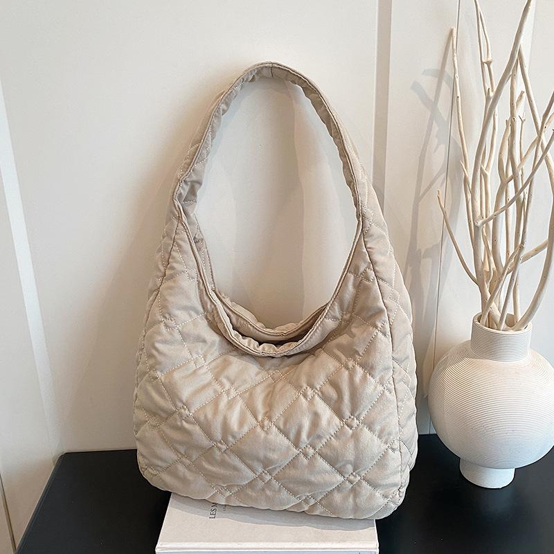 Autumn and Winter New Diamond Shoulder Bag Casual Women's Messenger Bag Large Capacity Girls Fashion Casual Round Neck Tote Bag