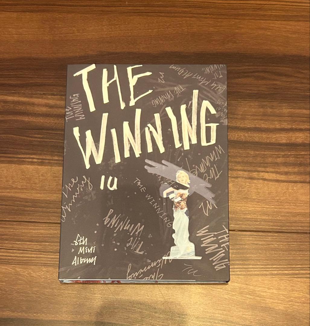 

[USED] IU THE WINNING Photobook included