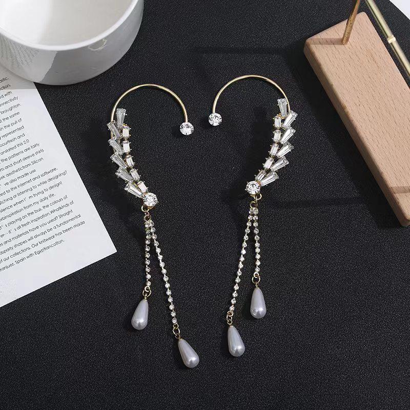 High-End Rhinestone Butterfly & Star Tassel Ear Cuff with Zirconia - No Piercing Required