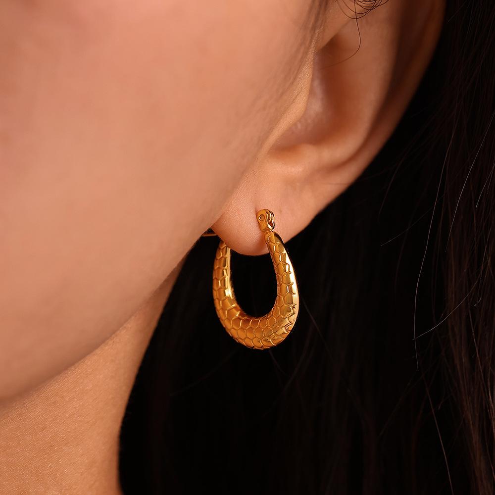 Qiong Yao Gold-Plated Stainless Steel U-Shaped Horseshoe Earrings