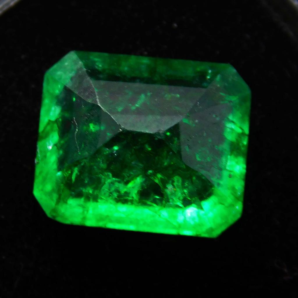 Natural Green Emerald Loose Gemstone Colombian 9 ct Emerald Cut for Jewelry Making and Crafts