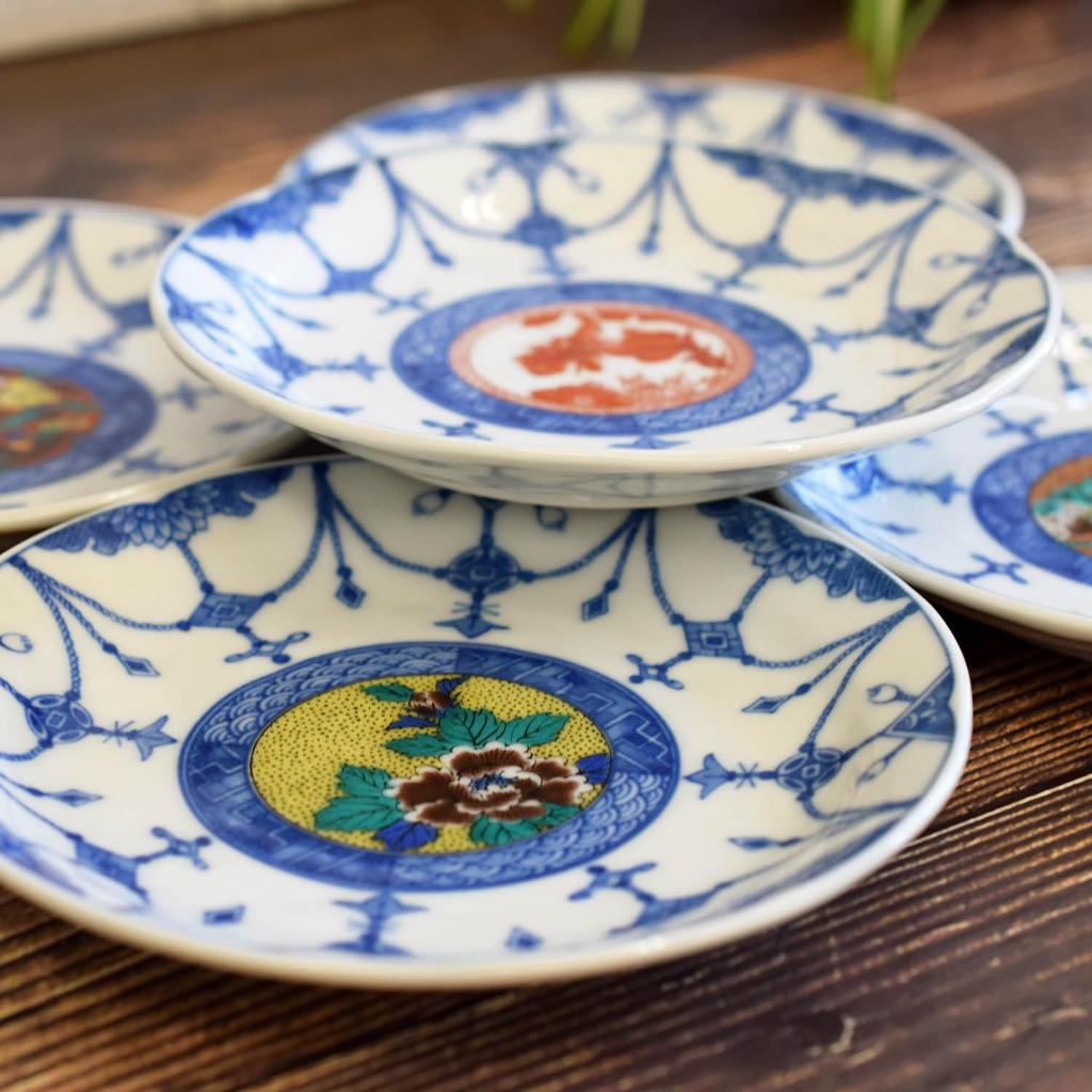 Waza No Kura Plate Stylish Kutani Ware Medium Plate Set with Period Japanese Made In Perfect As a Wedding Set 5-Piece Paintings. High-Quality