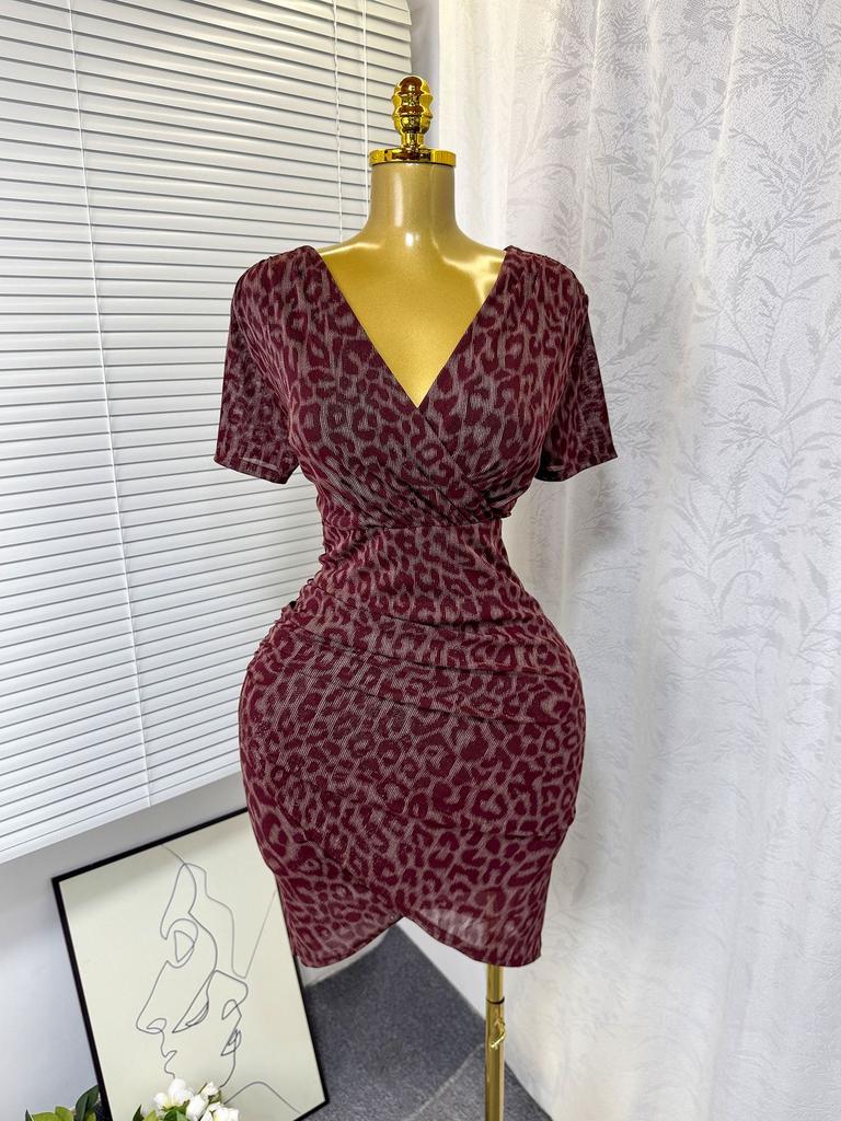 Summer new sexy pure desire wind V-neck waist short-sleeved dress leopard print hip skirt