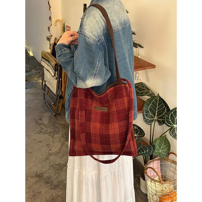 Leisure Bag - Large Capacity, Single Shoulder, Crossbody Bag, Unique and Versatile Tote Bag