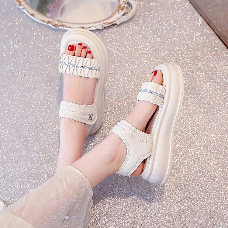 

Open-toed platform muffin sandals women s 2025 summer wear fashion high-end Velcro heightening beach shoes ins 40