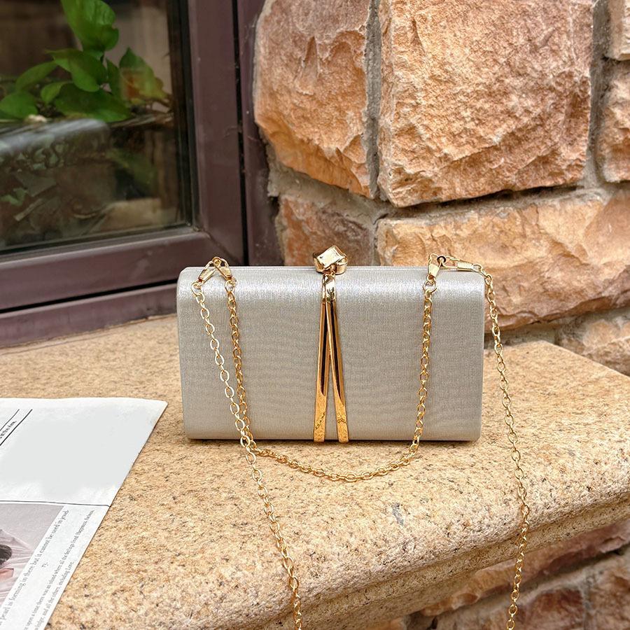 

small square dinner bag exquisite high-end single shoulder oblique span bag chain dinner bag