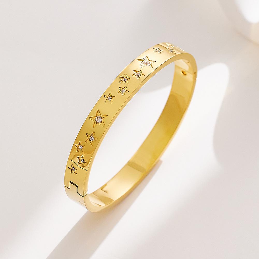 Gold Stainless Steel Bracelet with Zirconia-Inlaid Star Clasp