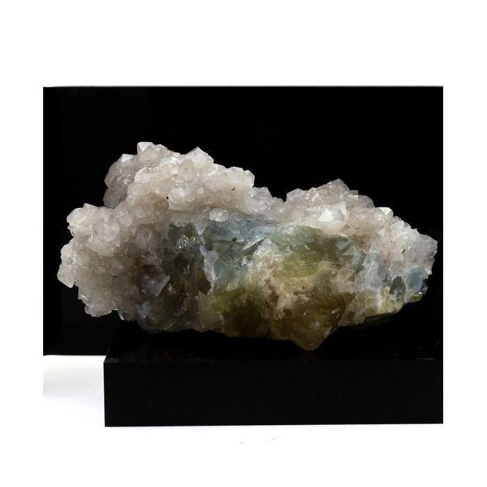 Fluorite + Quartz 2715.0 carats
