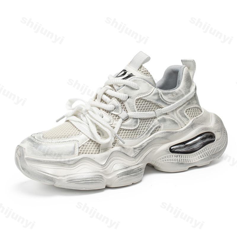 

Модная мужская сетчатая дышащая повседневная обувь 2025 лето новая модная тенденция на толстой подошве спортивная обувь удобные универсальные массивные кроссовки 39 белый