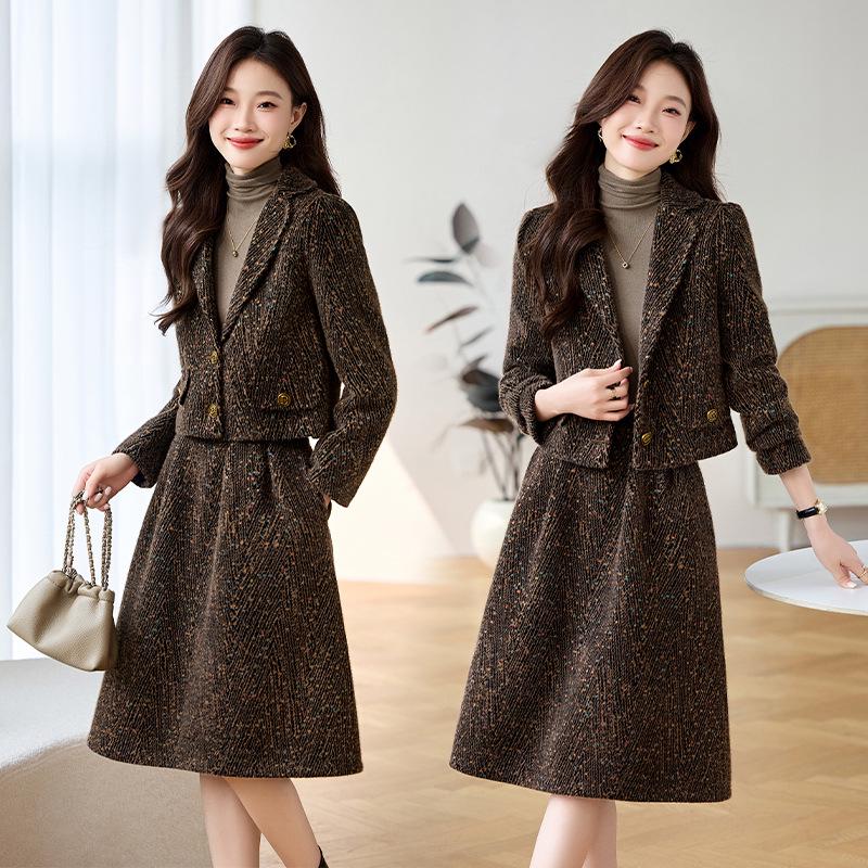 

Осенне-зимний стеганый хлопковый однобортный комплект пальто и юбки XL (115-125 jin) кофейный