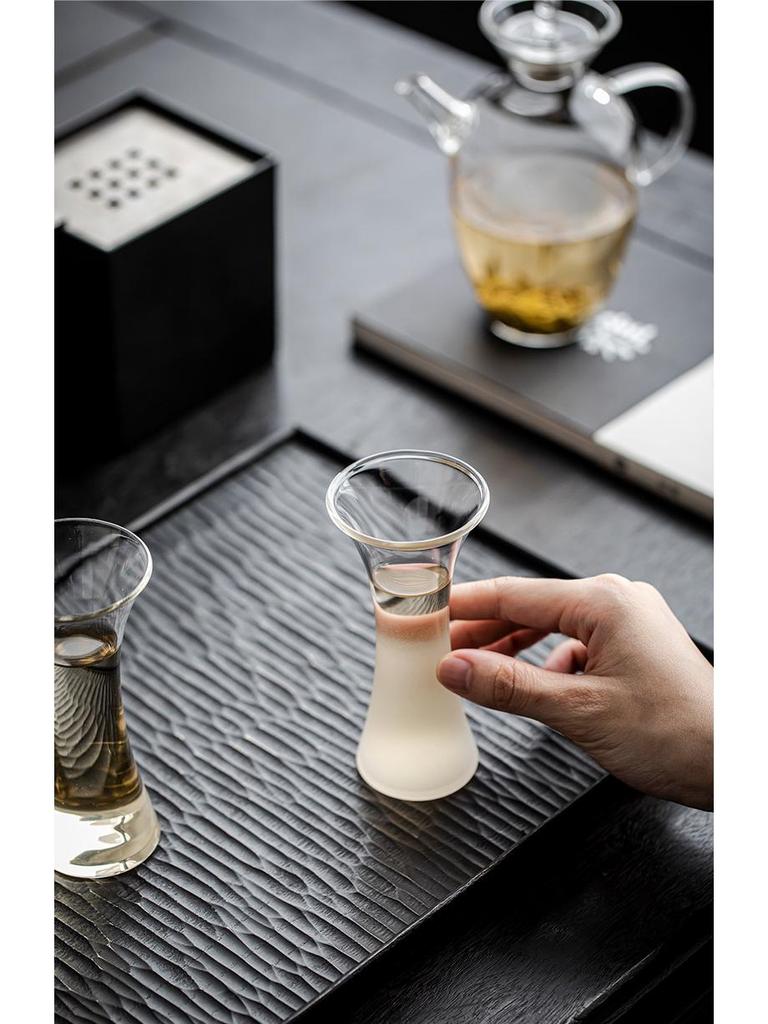 Krug und Tee-Ei-Set im Stil der Song-Dynastie aus Borosilikatglas