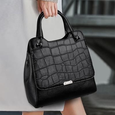 Fashionable and Simple Hand-held Small Square Bag A Crossbody Bag for Women's Commuting To Work