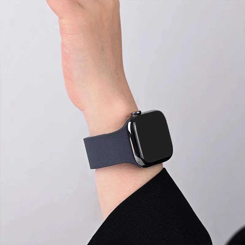 Magnetic Strap For Apple Watch Series 11 42mm 46 45 41 44 40 38mm Silicone Band For Iwatch Ultra 3 2 1 49mm 10 9 8 7 6 54 3 2 1