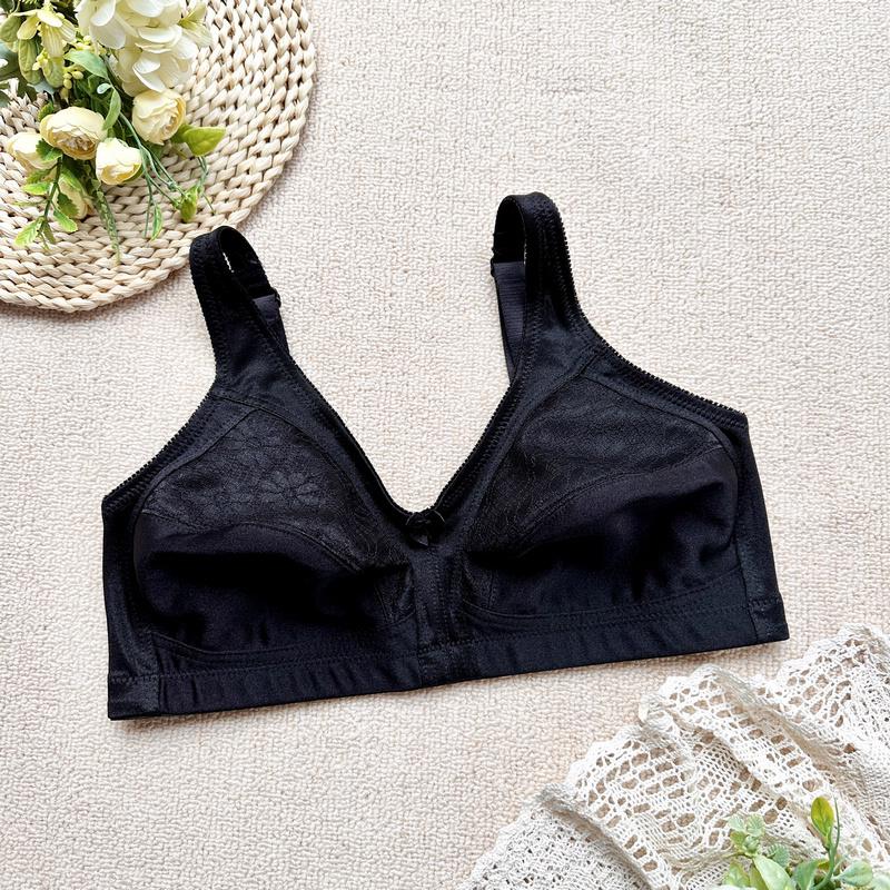 

Бюстгальтер большого размера Тонкий дышащий Большая чашка Бесшовное белье Большая грудь Маленький Без косточек 44/100C чёрный