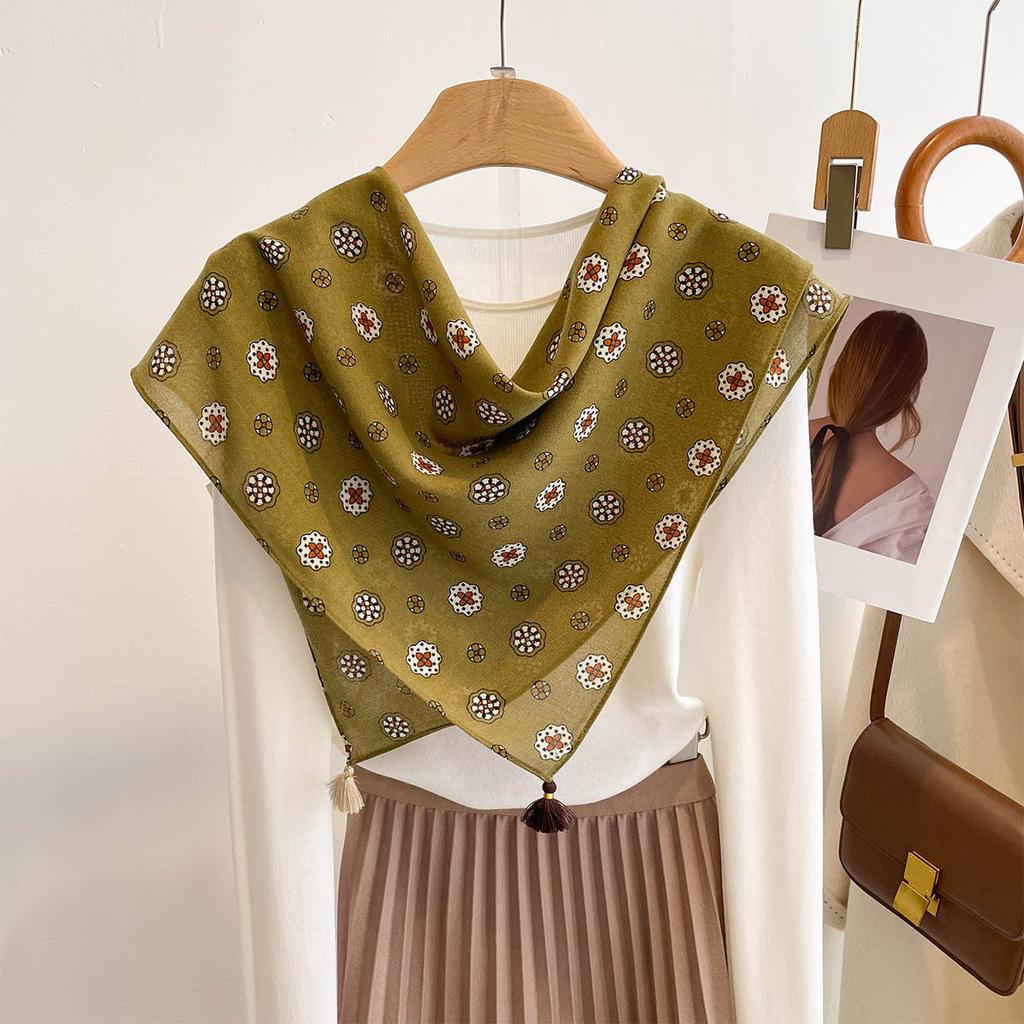 Spring new age-reducing versatile geometric flower print shawl square scarf women's high-end accessories outer silk scarf