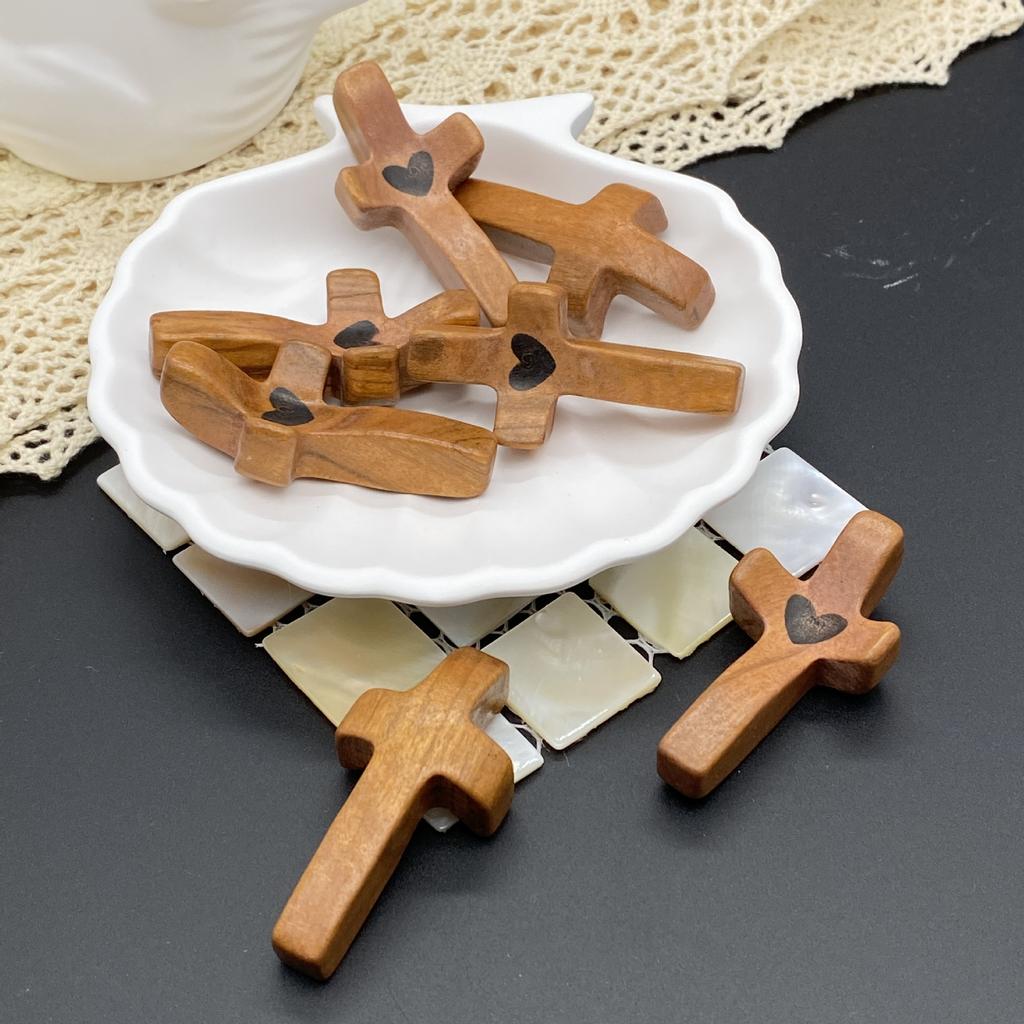 Solid Wood Love Heart Black Walnut Cross Cross-Border Hot Selling Wooden Cross Church Easter Keychain