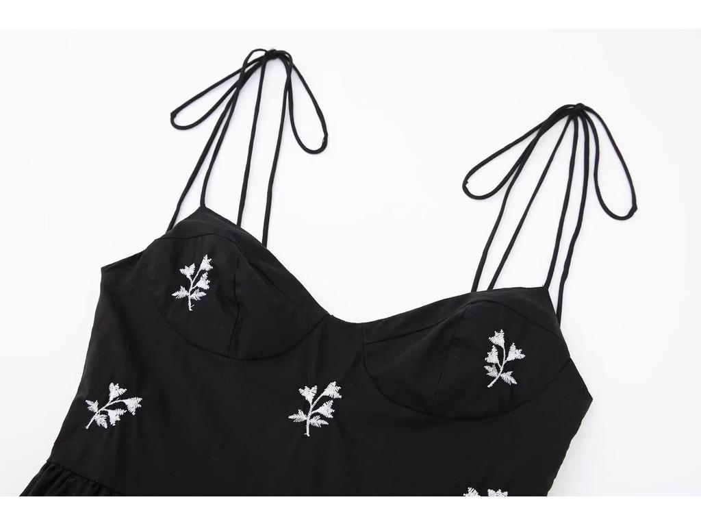 Spring 2025 Women's Black Floral Embroidered Poplin Dress (European & American Style)