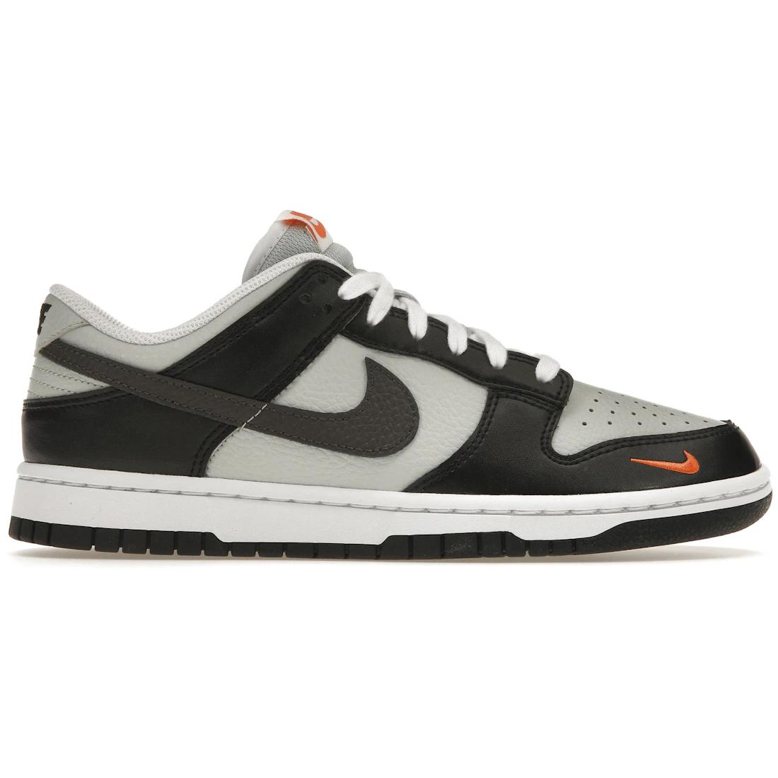 

Sneaker Nike Dunk Low Black Total Orange Mini Swoosh(FN7808-001) 38.5