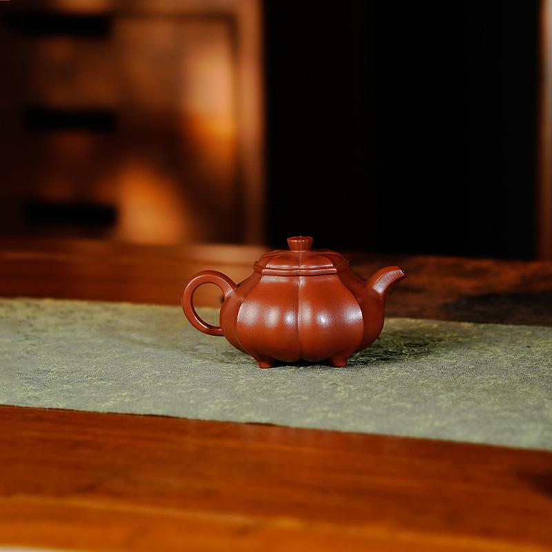 

220ml Authentic Yixing Purple Clay Teapots Handmade Beauty Pot Raw Ore Zhu Mud Tea Maker Kettle Chinese Zisha Tea Set Collection