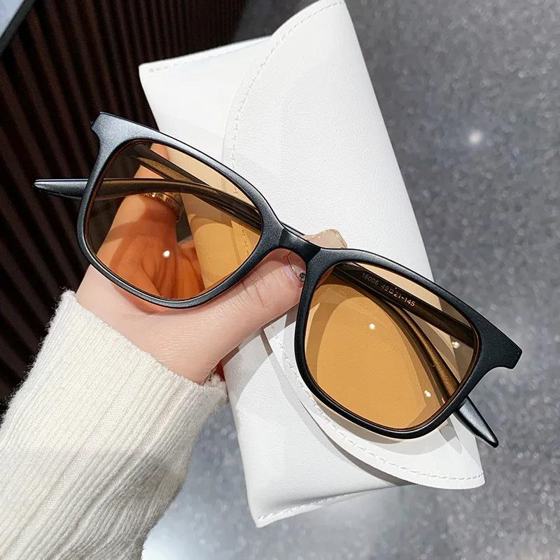 New Personality Square Frame Sunglasses Retro Yellow Men Fashion Frosted Small Frame Glasses Women Trend Two-tone Sunglasses