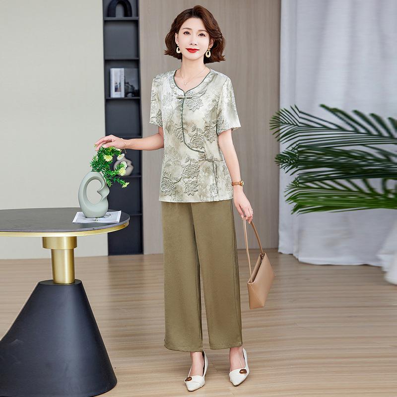 

New Summer Plus Size Chinese Style Two-Piece Suit for Women: Flattering, Trendy, and Belly-Covering 4XL (140-160 jin)