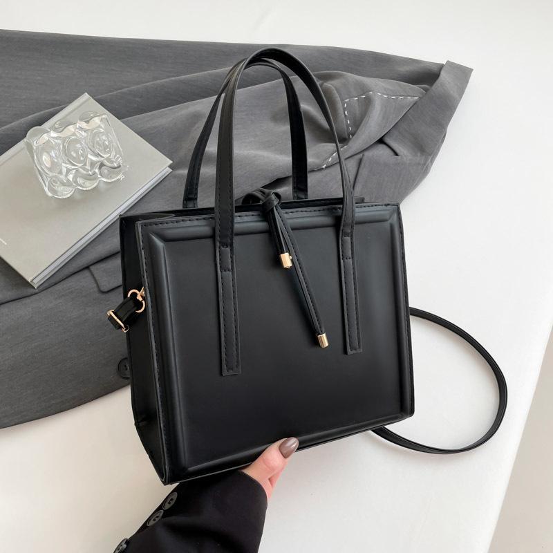 Personality Trend Fashion Tote Bag Women's Large-capacity Work Commuter Bag 2025 Korean Shoulder Handbag