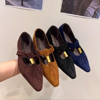Neuer Stil Mode Damen Schuhe Grober Absatz Quadratische Spitze Flacher Ausschnitt Wildleder Metallschnalle Rutschfest Verschleißfest Niedrige Schuhe