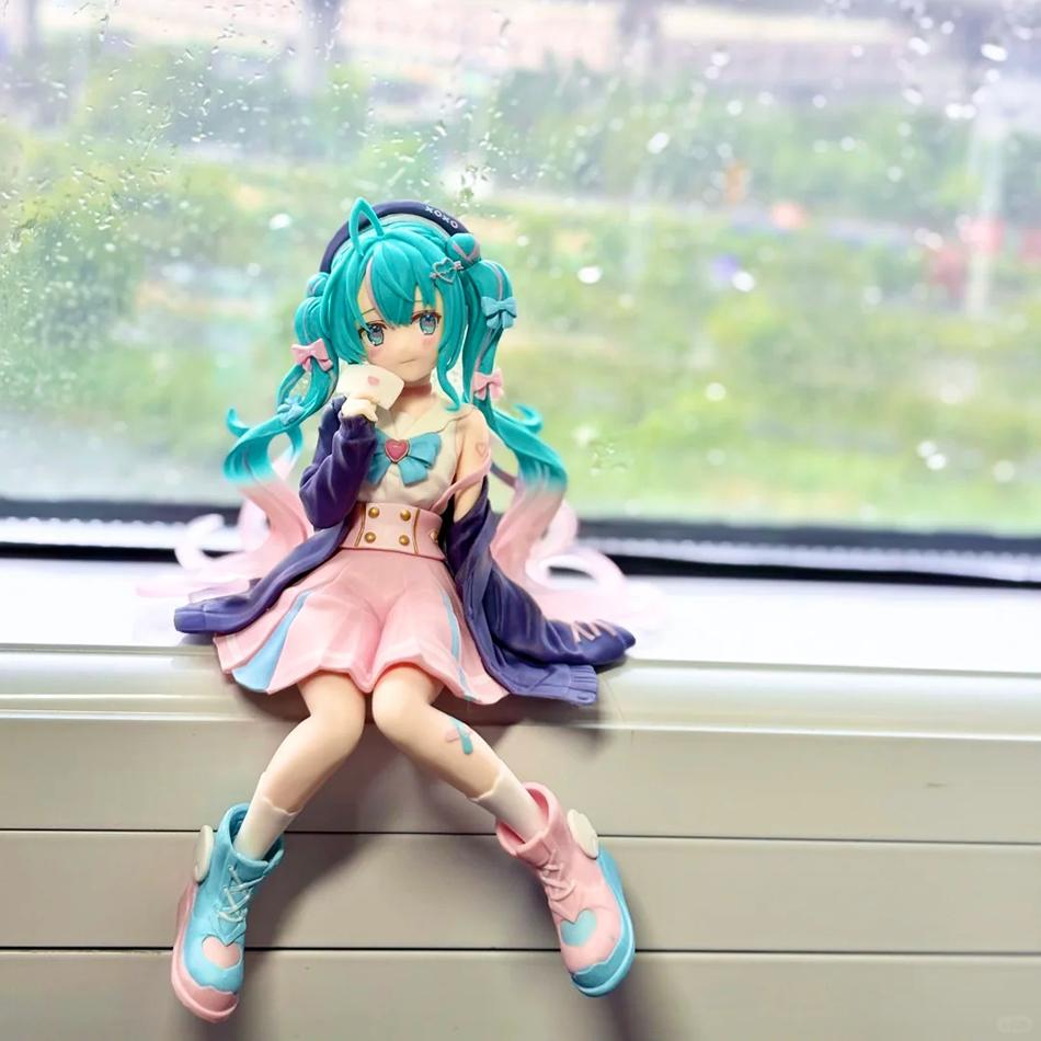 New 14Cm Anime Hatsune Miku Model Kawaii Character Ornaments Love Sailor Uniform Car Ornament Collectible Figure Gift