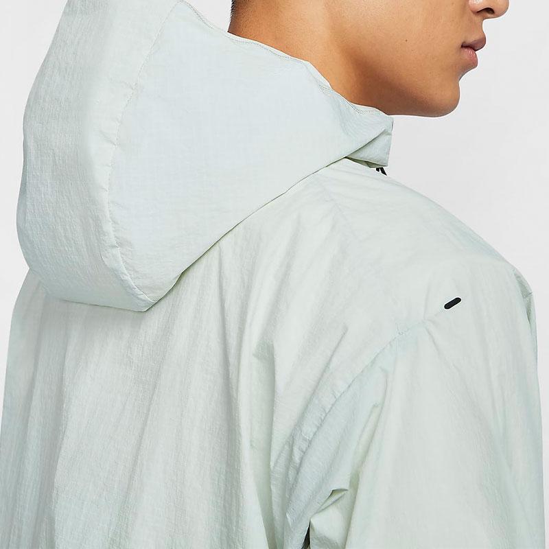 Nike A.P.S. Water-Resistant Lightweight Hooded Jacket Men Outerwear Light-Silver FN3873-034