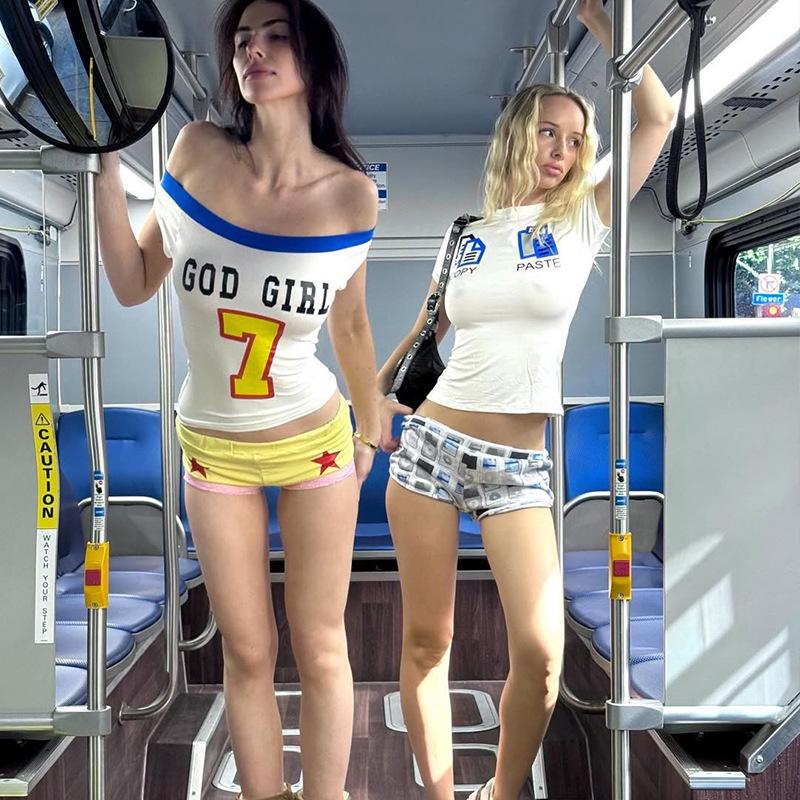 European-American Summer Retro Letter Print One-Shoulder T-Shirt