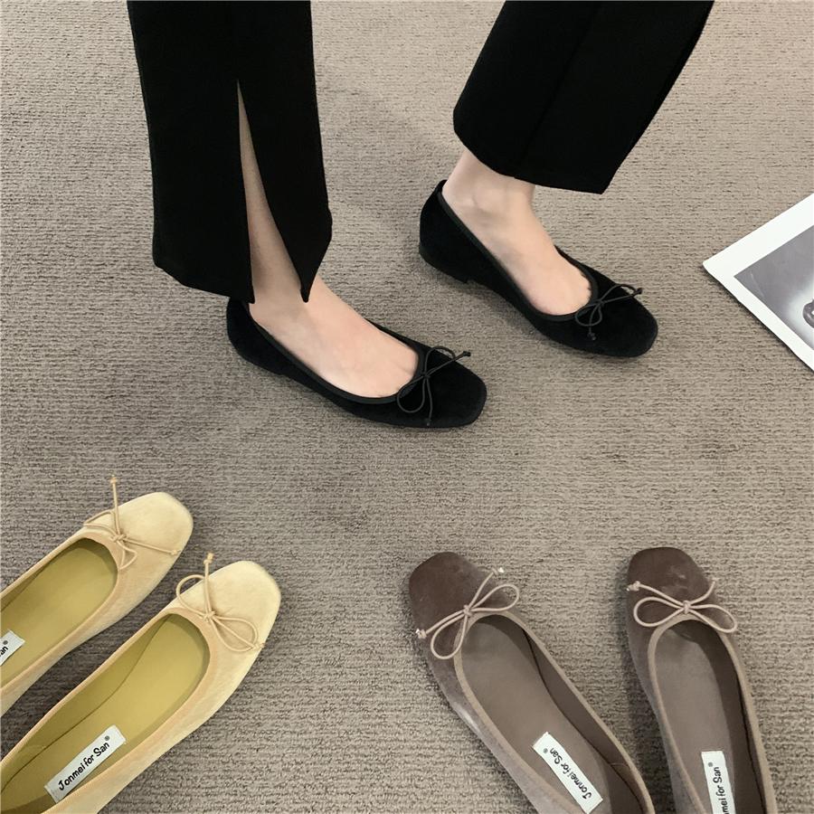 Fashion Flat Shoes Women's Spring and Autumn Bow Shallow Mouth Retro Black Velvet Plus Size Women's Shoes 42 43 44 Ladies Loafers Women