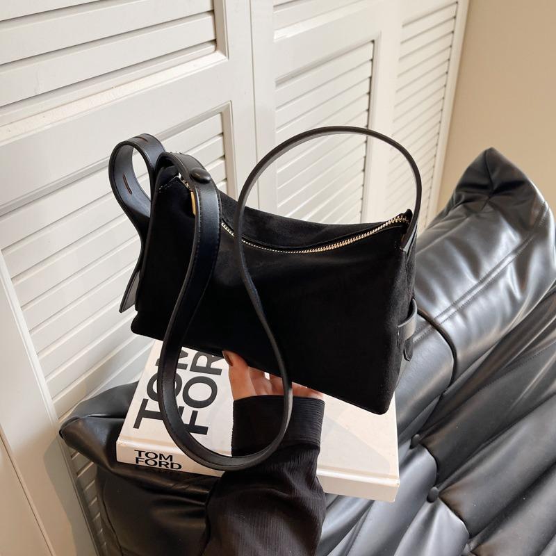 Large capacity women's bag autumn and winter new fashion messenger bag high-end single shoulder armpit bag