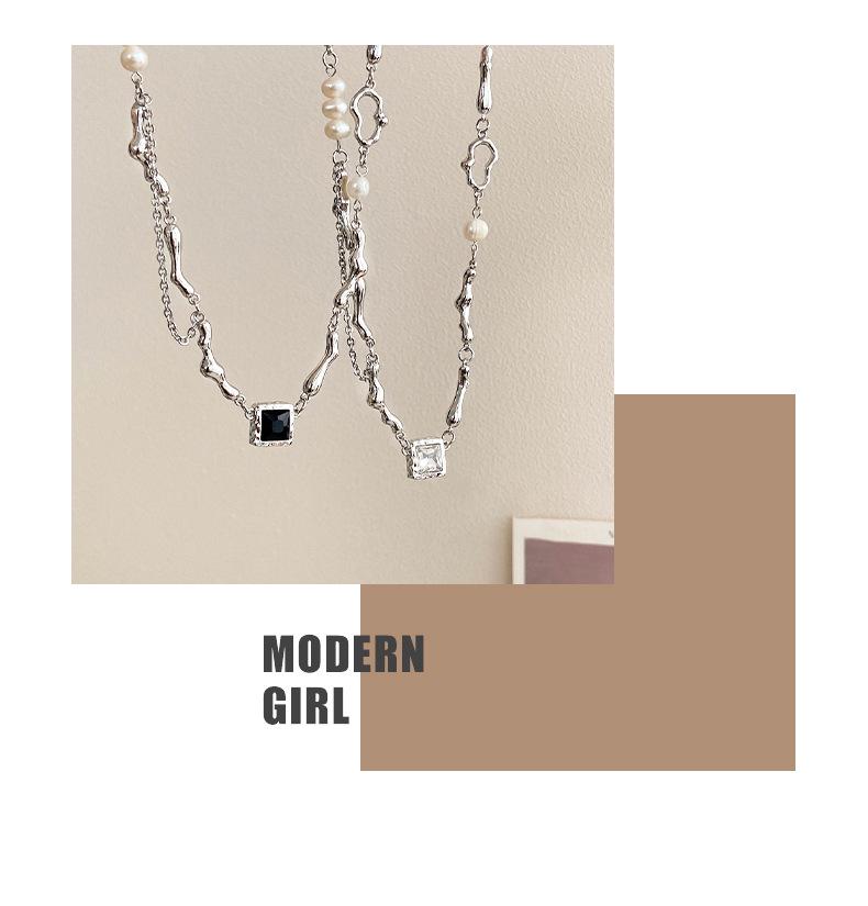 Irregular Patchwork Pearl Necklace - Women's Cold Style Clavicle Chain, High-End Choker with Unique Design