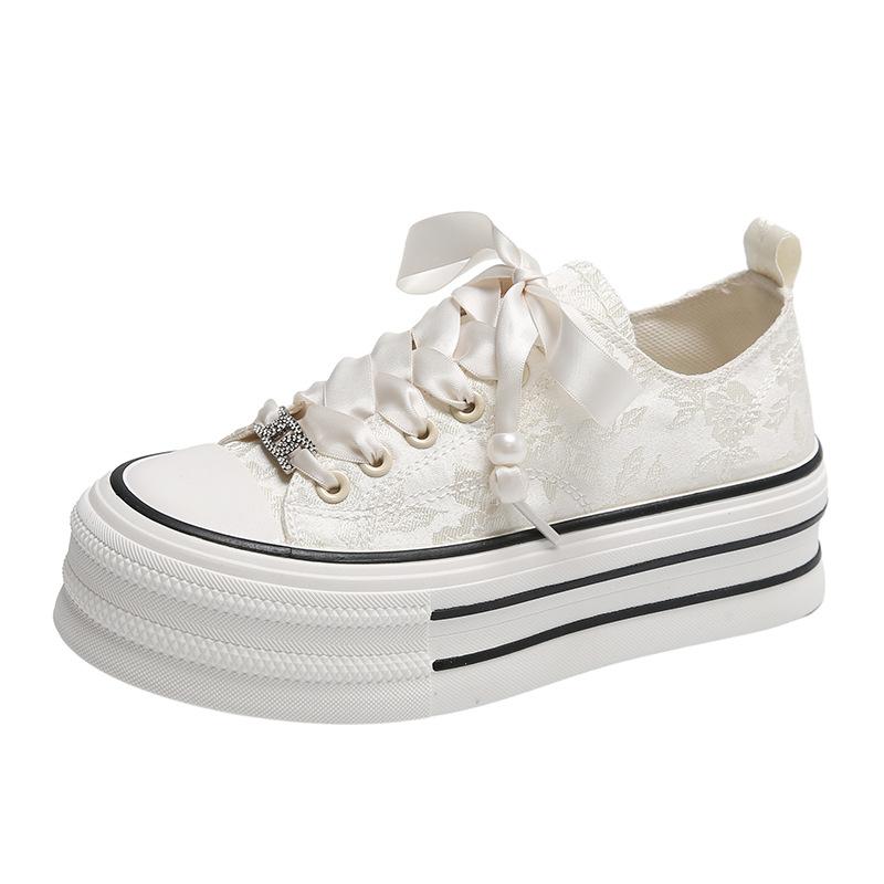 

Национальный стиль вышитые повседневные кеды 2025 весна новые круглый носок универсальные дышащие толстая подошва модные парусиновые спортивные туфли 35