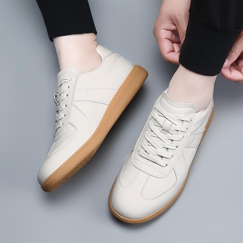 Fashion 2025 New Men's Casual Sneakers Breathable Walking Shoes Fashion Athletic Tennis Shoes for Men Non-Slip Male Lightweight Flats