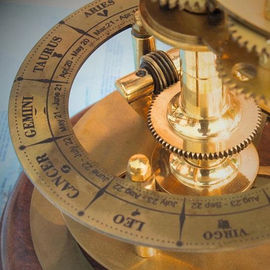 45,72 cm Sonnensystem-Modell Voll funktionsfähiges Tellurium Himmlisches Geschenk für Astro-Liebhaber Orrery Geschenk