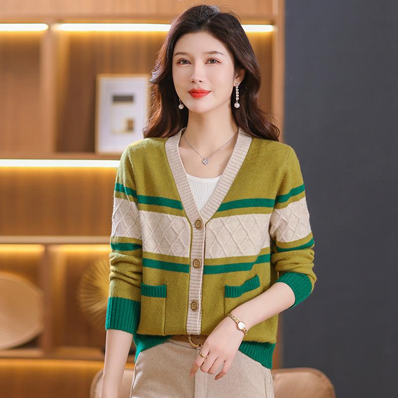 Autumn and Winter New Knitted Cardigan Women's Color Matching Fashion Bottoming Shirt Lazy Wind Sweater Jacket Top Women