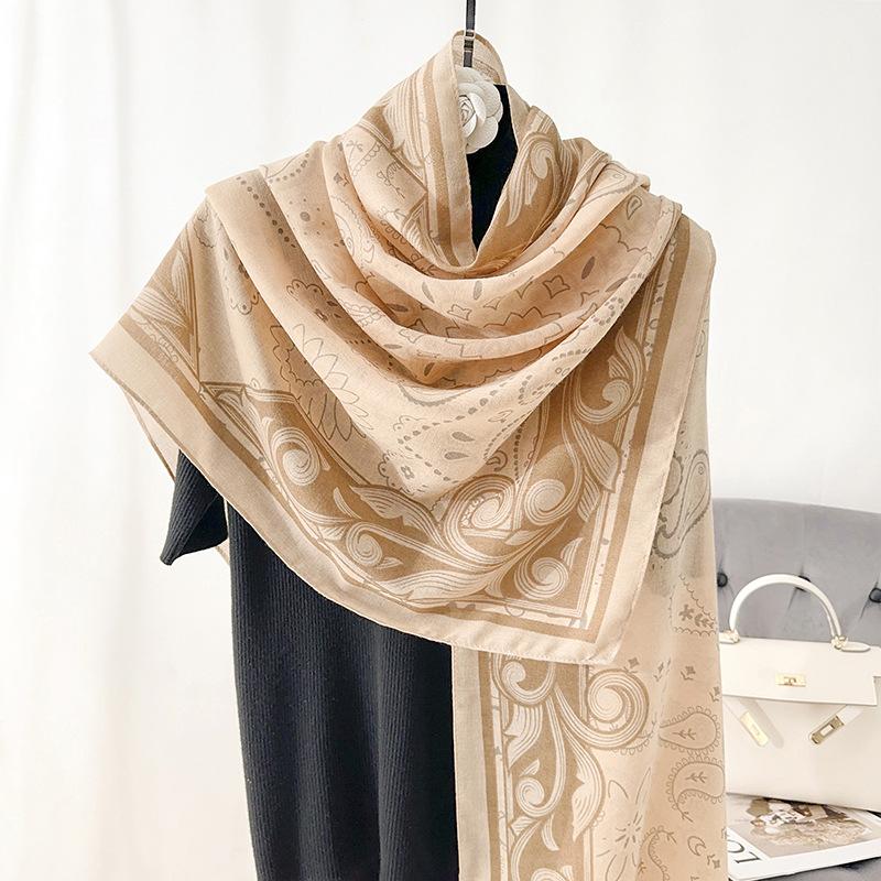Trendy Temperament, Fashionable Printed Scarf, Travel Photography, High-end Women's Matching Shawl, Thin Cotton and Linen Outer Shawl