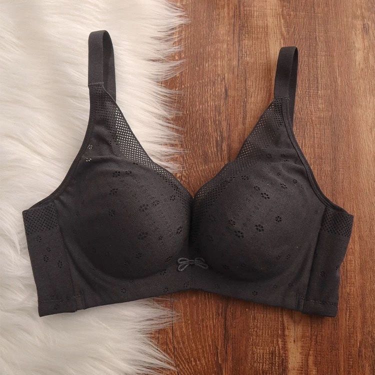 

Soft and Sexy Women s Push-Up Side Boob Control Anti-Drooping Wire-Free Breathable Adjustable Bra 34/75 чорний