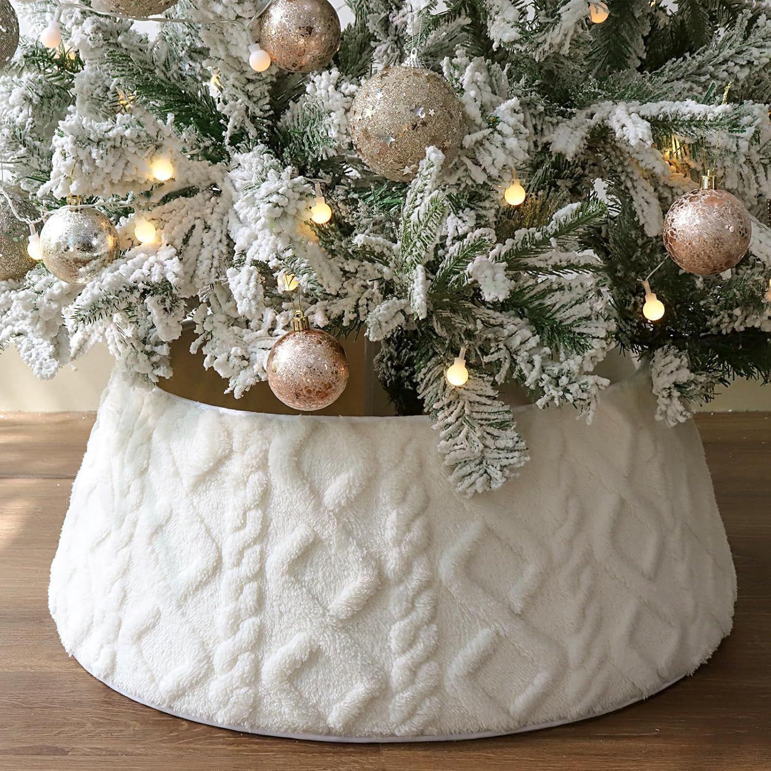 

Vertical Diamond Plush Knitted Christmas Tree Skirt with Holiday Ornaments