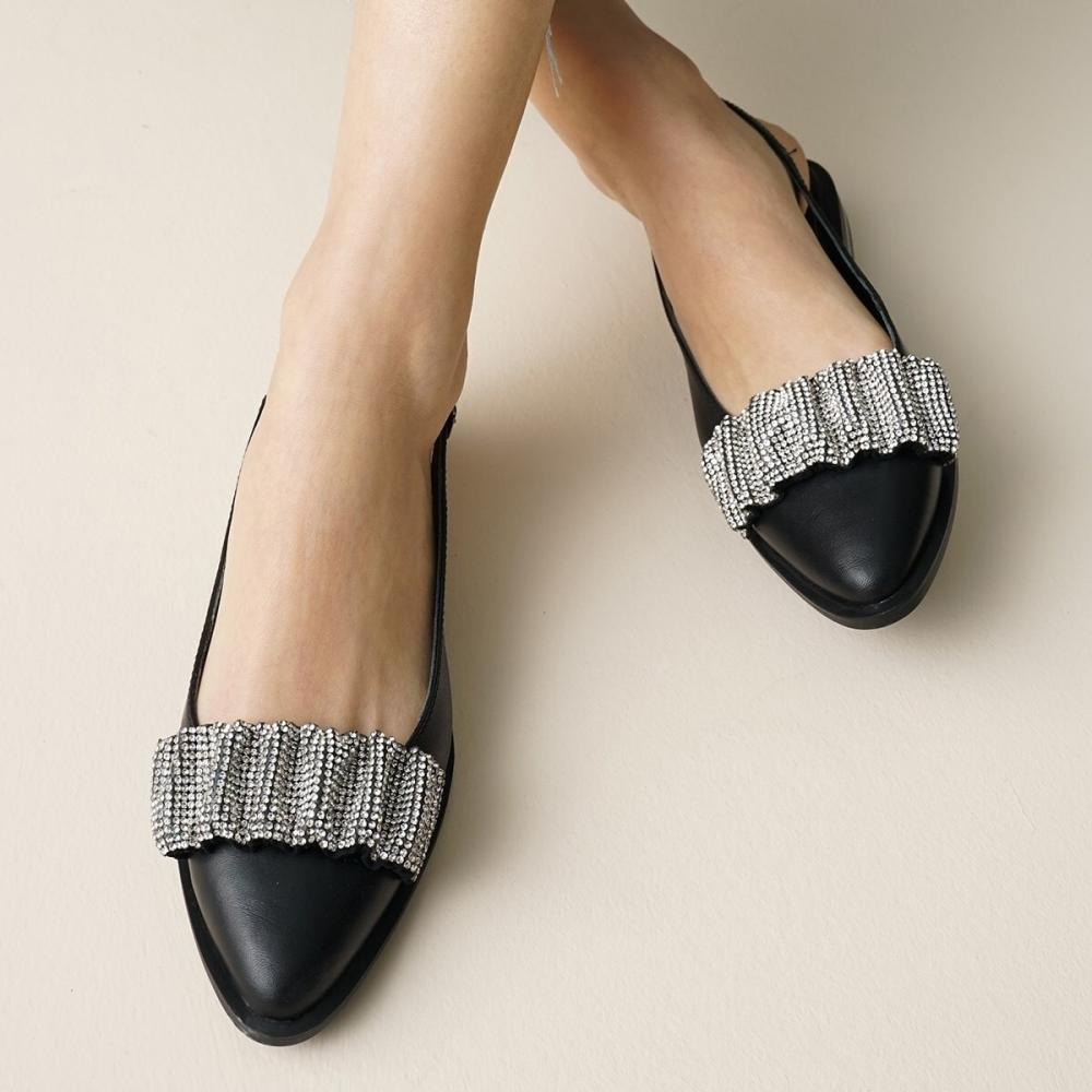 Moda feminina couro genuíno cor preta franzida pedra banda sapatos planos diários