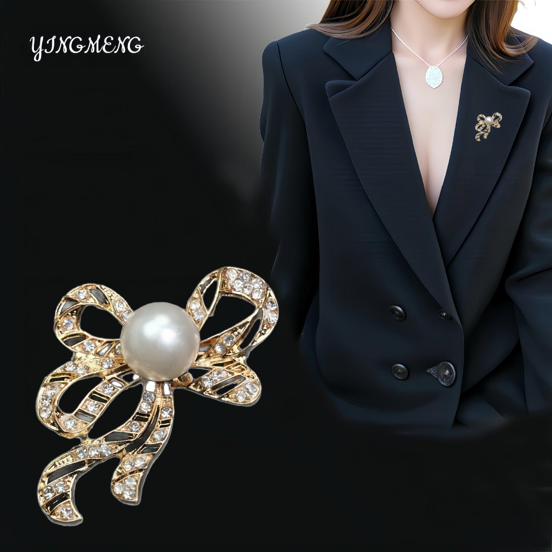 

Elegant Pearl & Diamond Inlaid Brooch - Luxe Alloy Pin with Bow Design