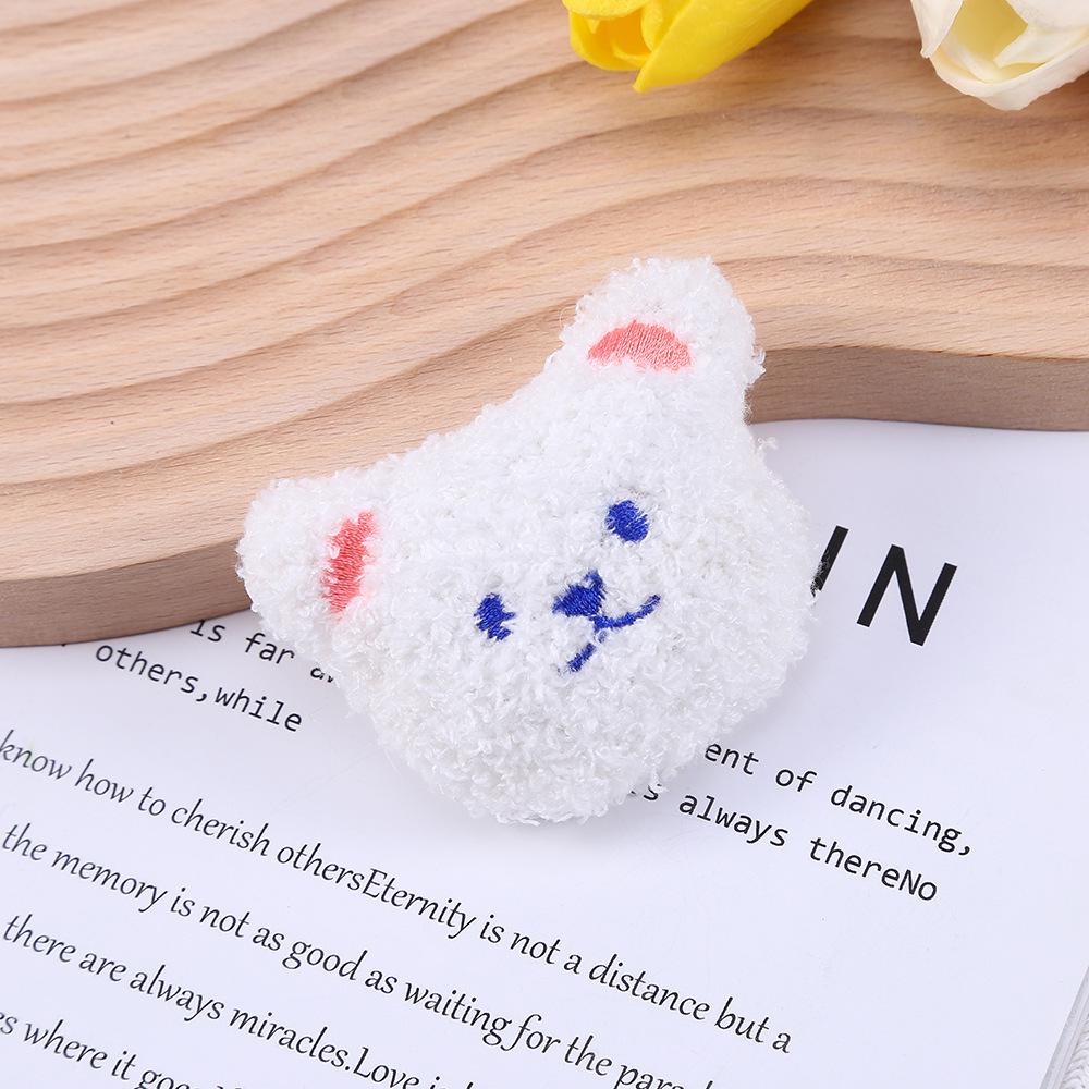 Cartoon-Plüsch-Bärenkopf-Brosche – süßes 3D-Accessoire für Herbst-/Winterkleidung und Hüte