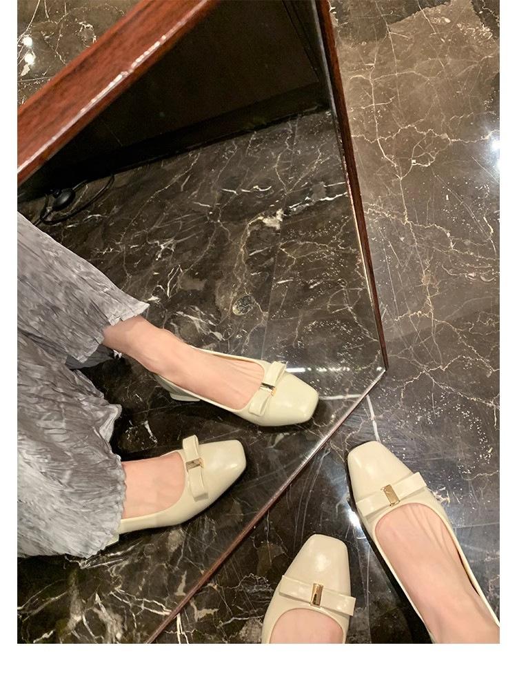 

Вечерняя обувь корейская версия с легким вырезом туфли-лодочки серебристые женские туфли французский ранний осенний новый однопедальный вариант для работы маленькие кожаные туфли женские 40