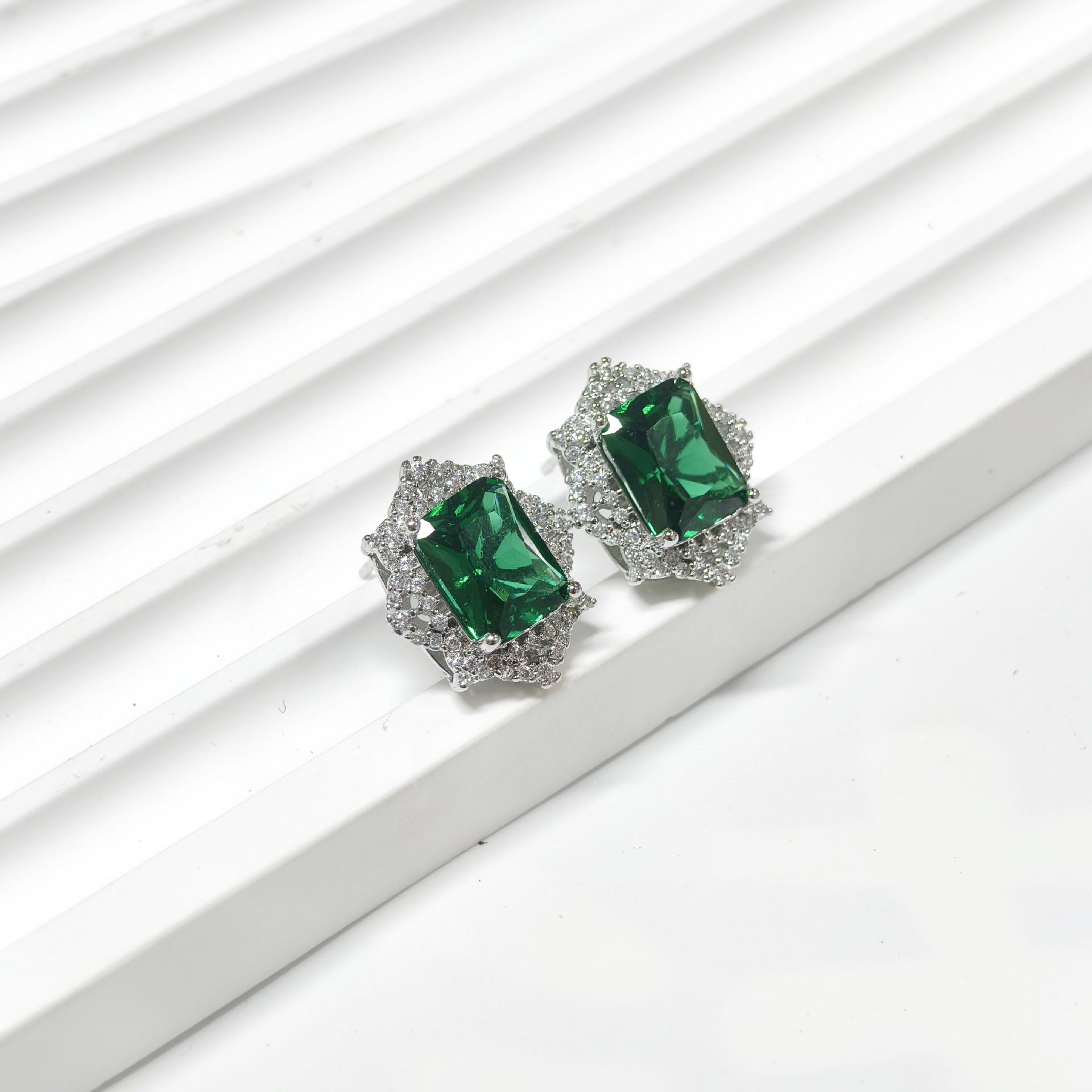 Gesen Jewelry High-Carbon Zircon Gem Stud Earrings - Elegant Square Design