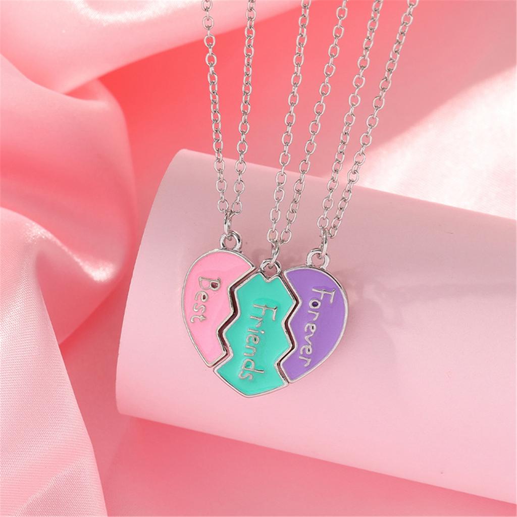 3pcs Heart Puzzle Friendship Necklace Set Symbolizing Portable Bonding for Trendy Women and Fashion Enthusiasts