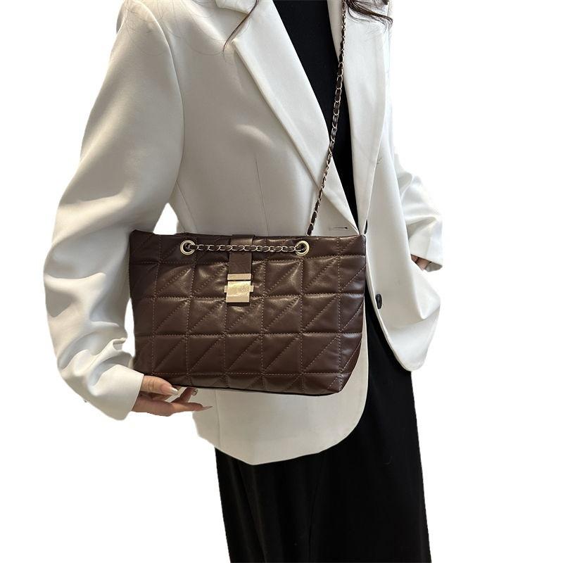 Premium Bag New 2025 Large Capacity Chain Shoulder Messenger Bag Commuter Diamond Tote Bag Fashion Underarm Bag