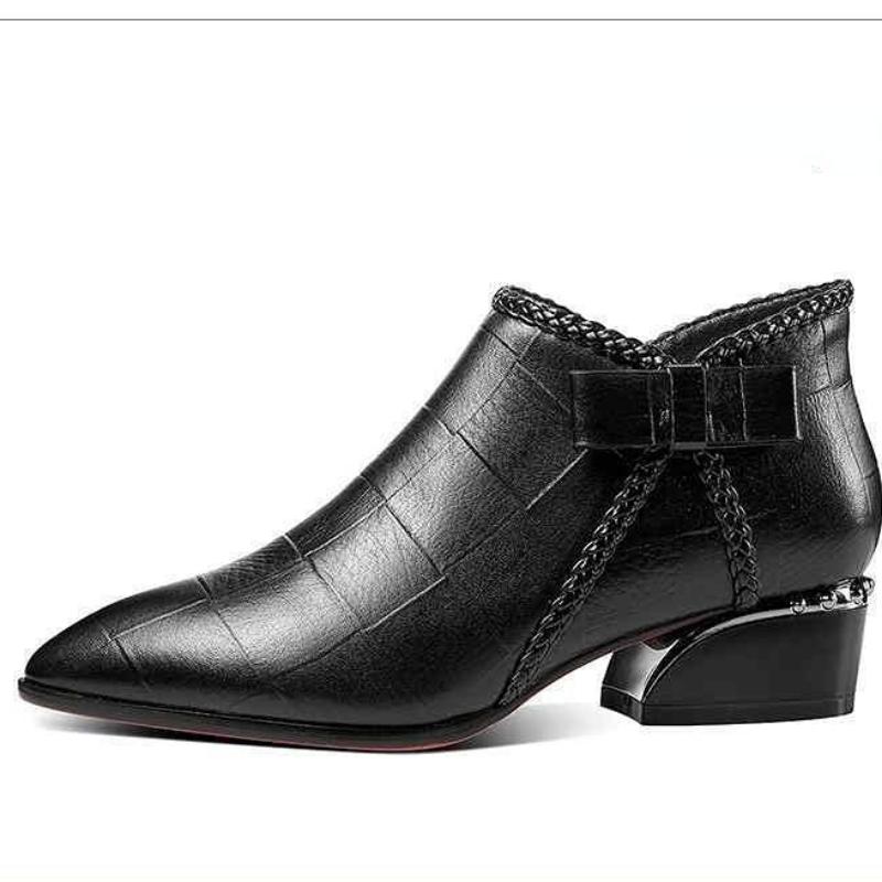 Женские туфли на блочном каблуке Женские универсальные ботинки с острым носком на низком каблуке с глубоким вырезом и боковой молнией 35 чёрный 2968₽