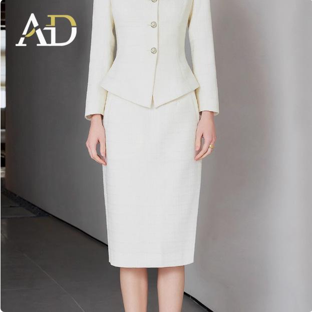 Off-White Square Neck Women's Professional Slimming Suit – Spring/Autumn Formal CEO Workwear